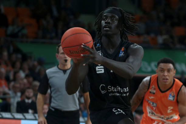 他在场上的 他在场上的